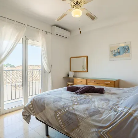 Holiday home Casa Bonita-overlooking The Sea